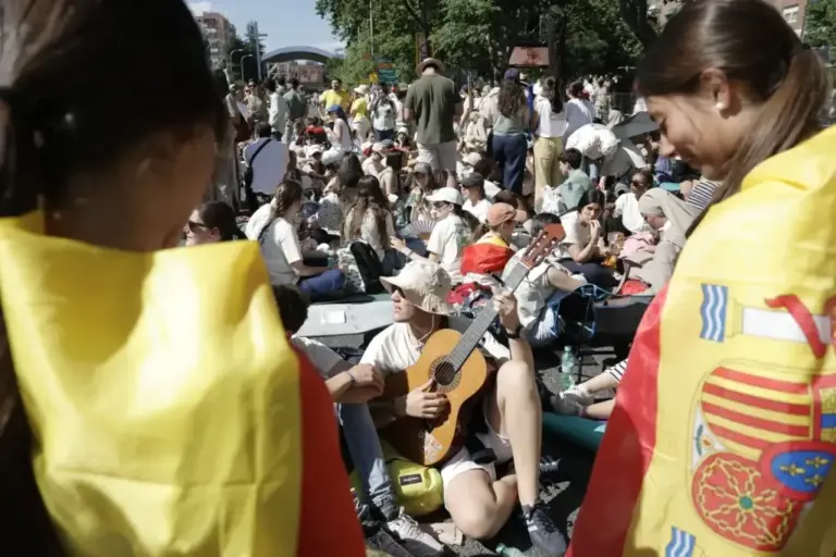 Leo XIV challenges young people in Madrid: "In the face of the void of indifference and conformism, be yourselves a spark of a new humanity"