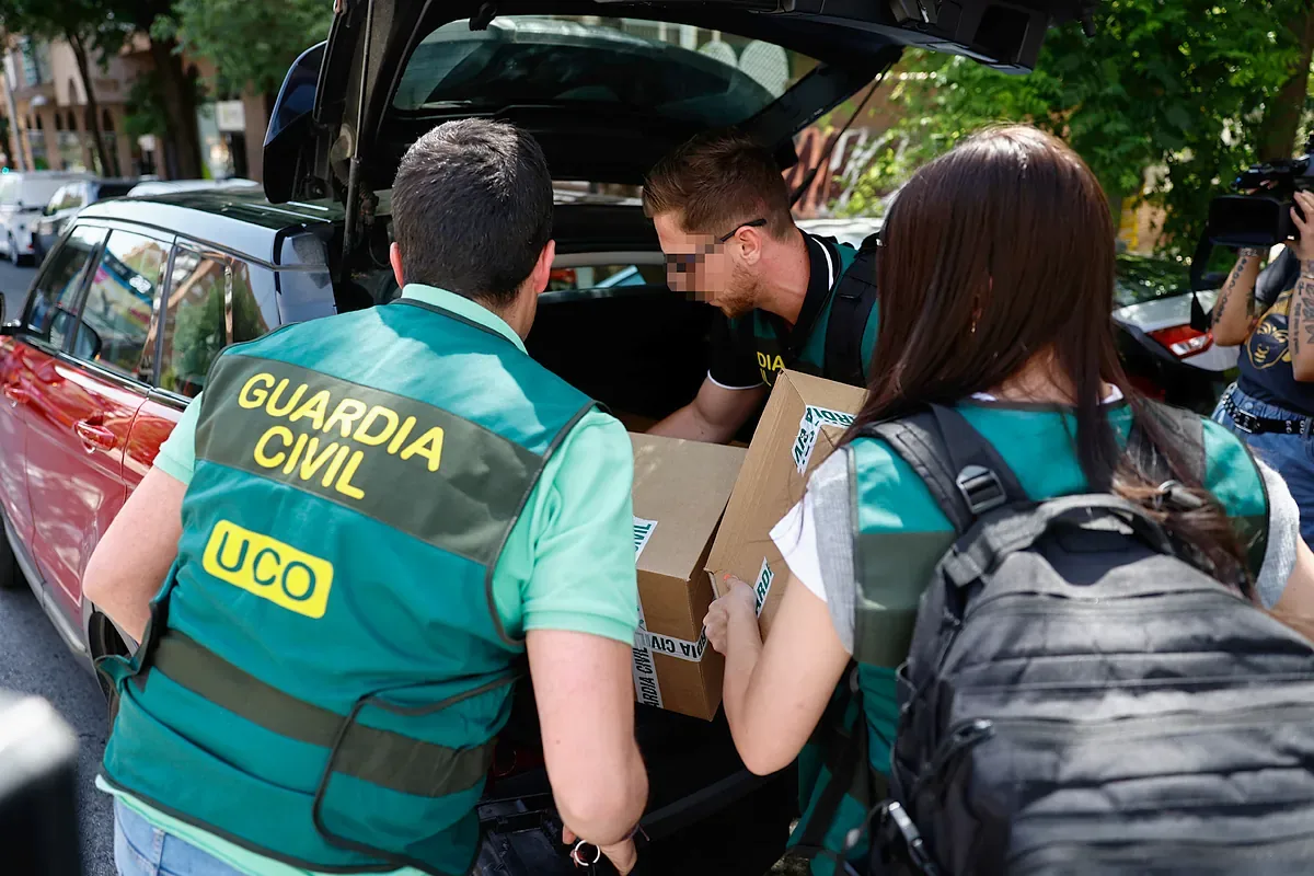 Judge Pedraz requests tax and financial information from PSOE and PSC for 2024 and 2025