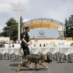 Bernabéu neighbors, happy with the 'noise' of the vigil and critical of Pedro Sánchez: "It angers me that he goes to greet the Pope when he is an atheist and doesn't attend religious funerals"