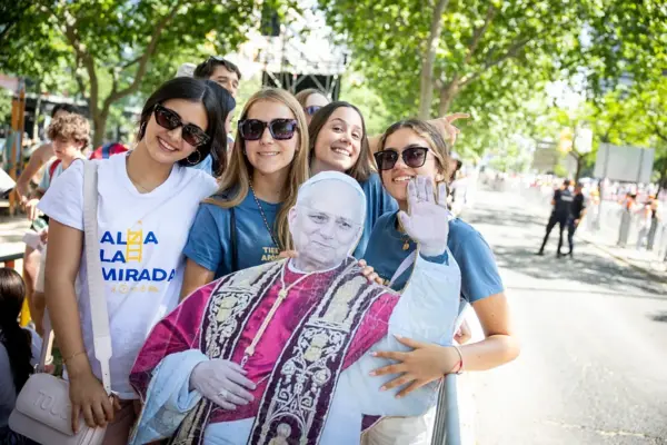 The euphoria of Catholic youth with the Pope: "Now that we are young, it is our time to give our all for the faith to the fullest"