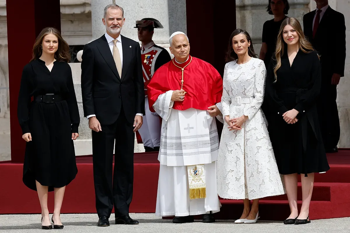 Visit of Pope Leo XIV to Madrid, live | The Kings, Princess Leonor and Infanta Sofía receive Pope Leo XIV at the Royal Palace