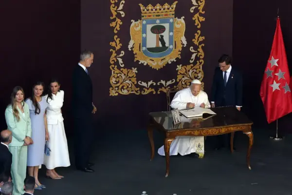 Cibeles, a 'political déjà vu' of the 'same' mass of 2011: without Sánchez, ovation for the Kings and Almeida's Key to Leo XIV