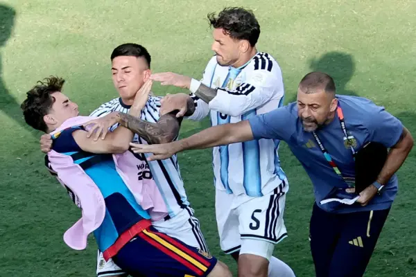 Messi says goodbye in tears in a powerless and furious Argentina: "We have to be great in defeat"