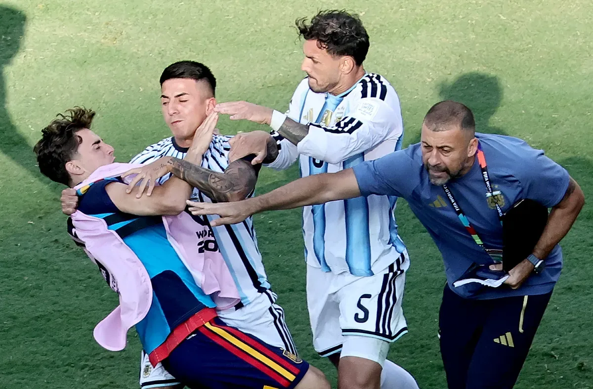Messi says goodbye in tears in a powerless and furious Argentina: "We have to be great in defeat"