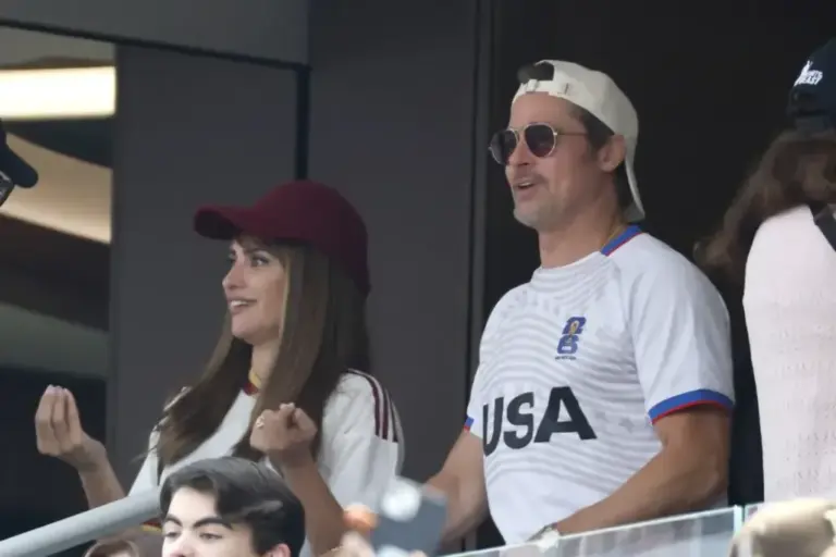 Penélope Cruz and Brad Pitt, during a quarterfinal match.