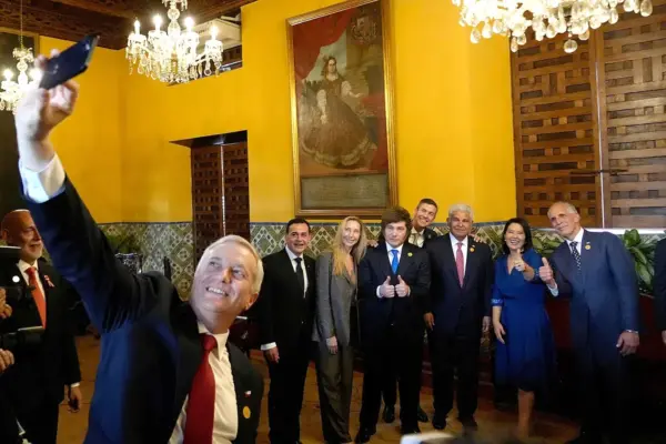 Keiko Fujimori takes office surrounded by Latin American presidents and calls for reconciliation: "There are not two different Perus"