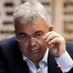 The judge extends the asset investigation of Santos Cerdán to the accounts of his wife, his daughter, his sister, and his brother-in-law
