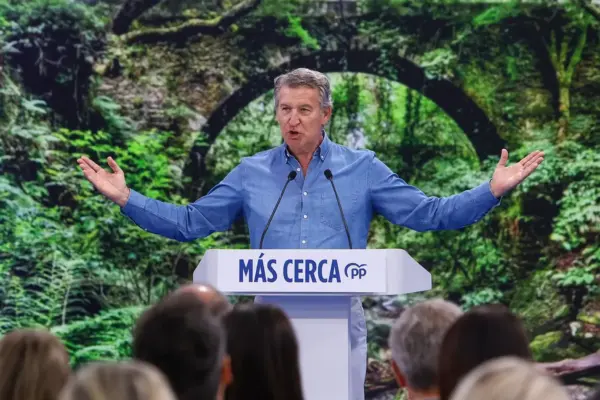 Feijóo invokes a Spain "that resembles its national team more" and mobilizes his mayors against "the plundering by the PSOE"