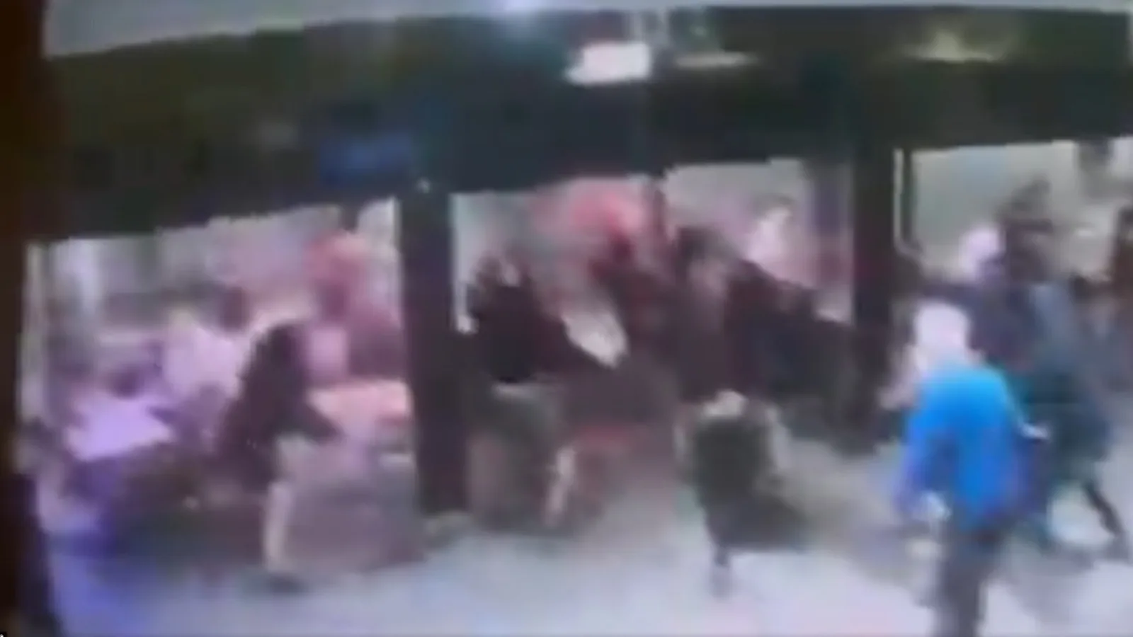 About twenty hooded men storm a bar in Berriozar and attack soldiers who were watching the World Cup final