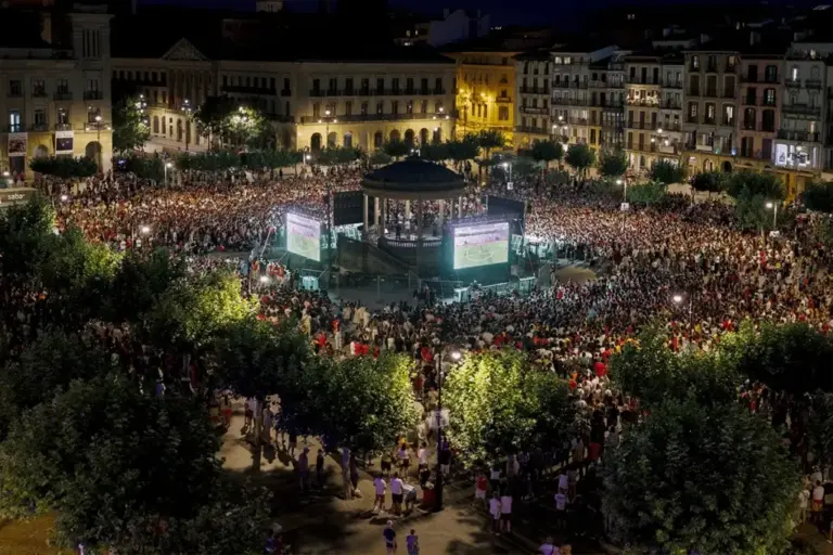 Four giant screens were set up in Pamplona to watch the World Cup final.