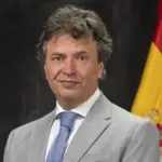 The Government invokes an exception to appoint as the new Director General of the Treasury the husband of Óscar López's number 2