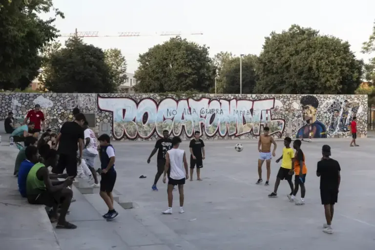 Rocafonda surrenders to its idol: "Lamine is Spanish"