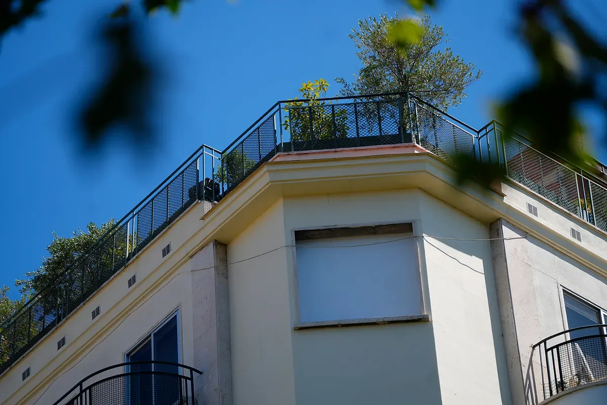 Ayuso's boyfriend puts a second apartment up for sale for 1.6 million and Más Madrid will denounce the Chamberí penthouse for embezzlement