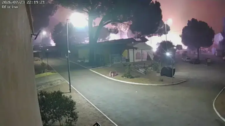 The surveillance cameras of the La Ardilla Roja campsite capture the flames devouring the surroundings