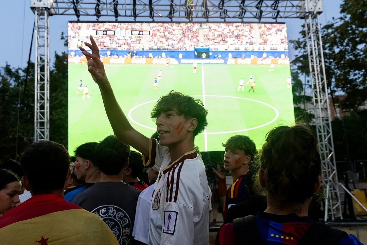 Basque Country and Catalonia, between nationalism and the World Cup final: the no from the mayor of Bilbao and the Barcelona enthusiasm with the giant screens
