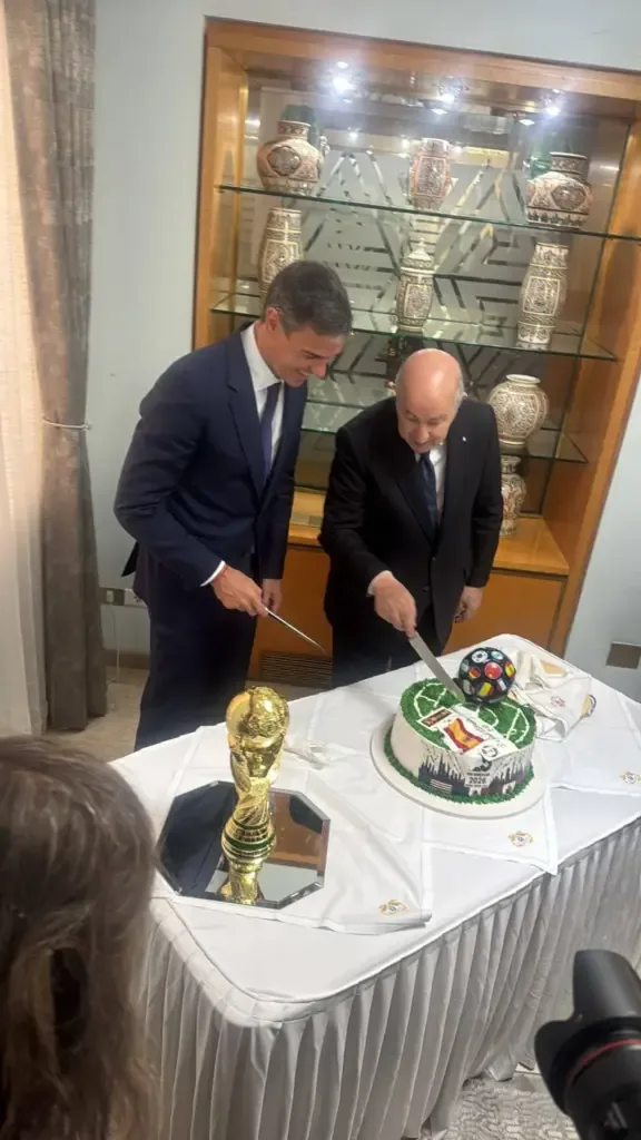 Sánchez celebrates Spain's World Cup victory from Algeria: "It is a victory for all Spaniards"
