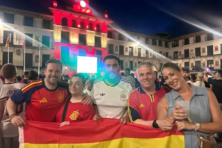 Alejandro Toquero -in the image, far left-, first mayor of Tudela.