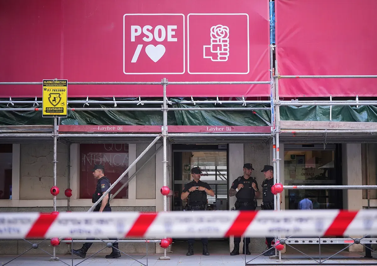 The judge opens a separate economic case to track PSOE payments to Leire Díez and the cloacas