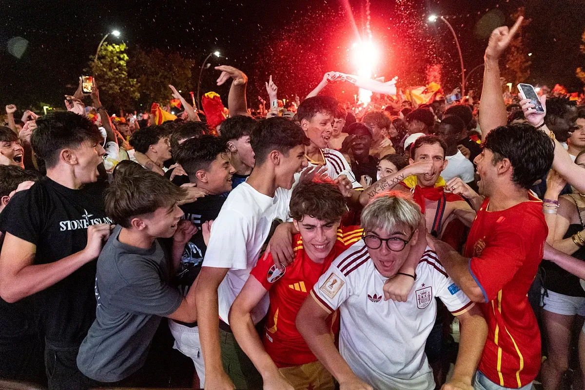 Rocafonda surrenders to its idol: "Lamine is Spanish"