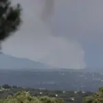 Ayuso describes as "unprecedented" the fire that is already forcing the evacuation of 19,000 people in Madrid: "It's a perfect storm. It's being catastrophic"