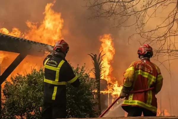 The fire advancing towards Bordeaux, the largest recorded in France in 50 years, has already left 167,000 people evacuated