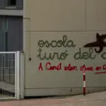 The Supreme Court deals a blow to the Generalitat and annuls the exclusion of Spanish in the signs of public schools and institutes in Catalonia