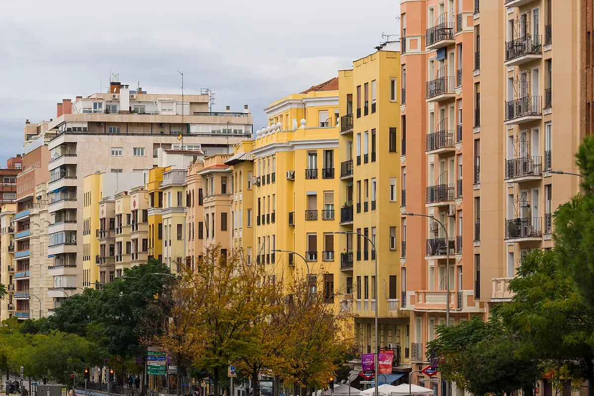 PSOE and Sumar agree to cap rent prices until July 2028 in a decree that must convince PNV and Junts