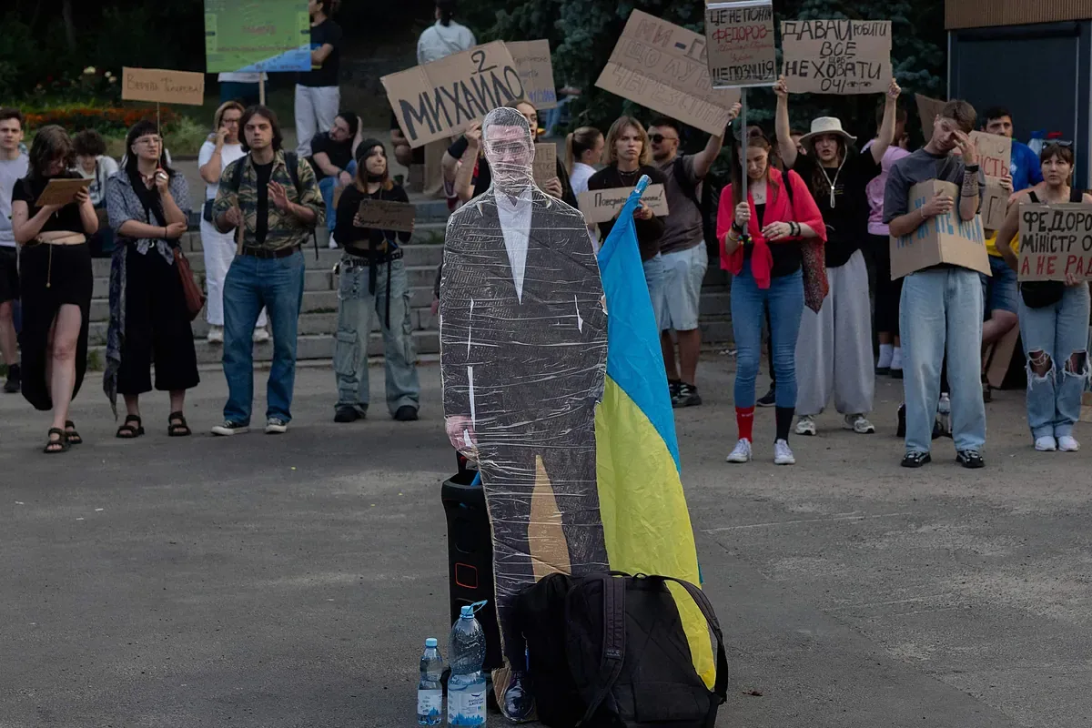 Ukrainians defy Zelensky and demand Fedorov's return as Minister of Defense
