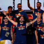 Cucurella's show giving his all at the World Cup celebration in Cibeles