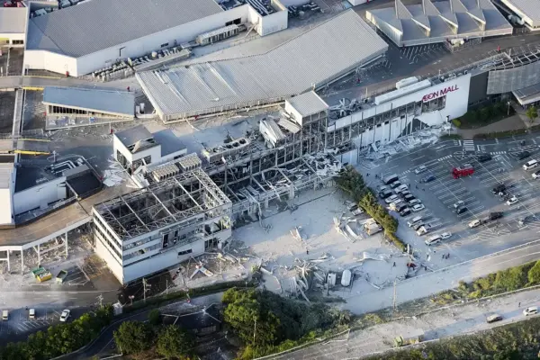 There are fears of "numerous deaths" inside a shopping mall in Kumamoto (Japan) after a strong earthquake