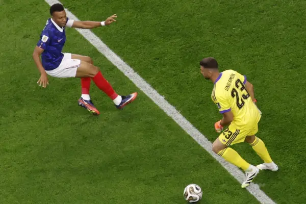 Mbappé's "great disappointment" in a France that takes refuge in the referee: "Is he good enough to referee a World Cup semifinal?"
