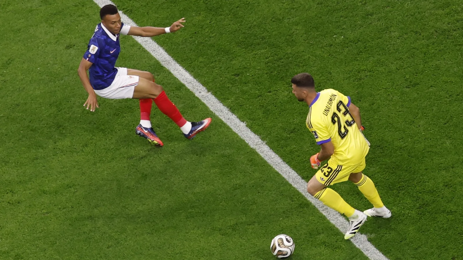 Mbappé's "great disappointment" in a France that takes refuge in the referee: "Is he good enough to referee a World Cup semifinal?"