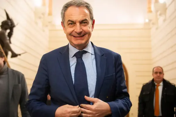 The PSOE leadership accepts Zapatero's explanations: "We maintain our support"