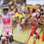 Carapaz wins a monstrous queen stage and the most supportive Pogacar completes the work of his fifth Tour