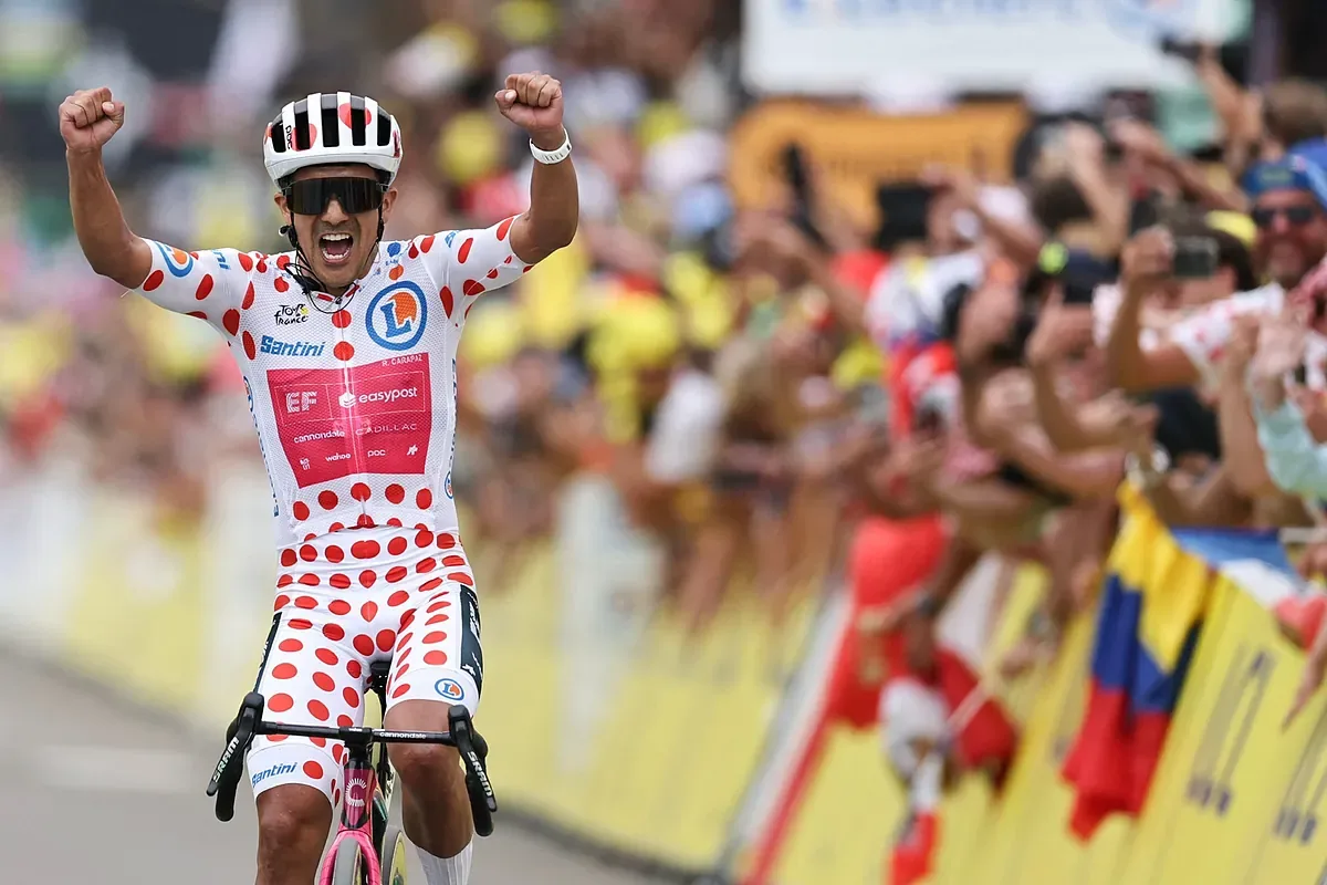 Carapaz wins a monstrous queen stage and the most supportive Pogacar completes the work of his fifth Tour
