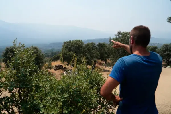 Iván, owner of seven rural houses where the fire started: "Help us to tell that everything is fine here"