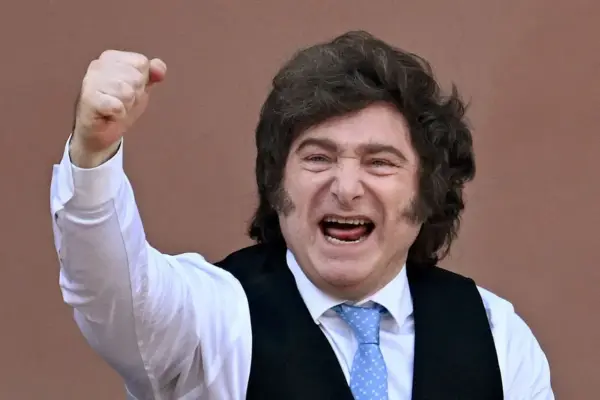 Milei closes the borders to those who "hate" Argentina