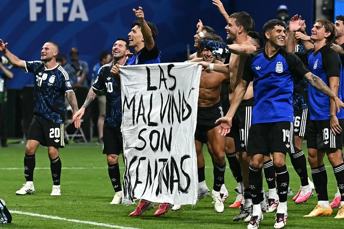 The possible FIFA sanction to Argentina for a banner: "The Malvinas are Argentine"