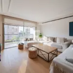 Ayuso's boyfriend puts up for sale for 1,790,000 euros the "luxury" apartment where he lives with the president