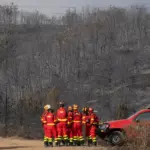 The La Mierla fire enters "a phase of reasonable optimism" and rehousing begins: "There is a lot of sadness, but at least the flames did not enter the town"