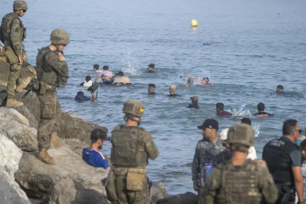 The Baltic recipe against dictator Lukashenko that works for Ceuta: return, fence off, and cut the route