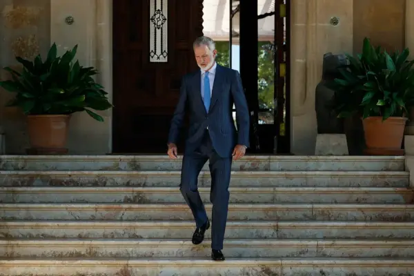Try to start it, Don Felipe! Try to start it!