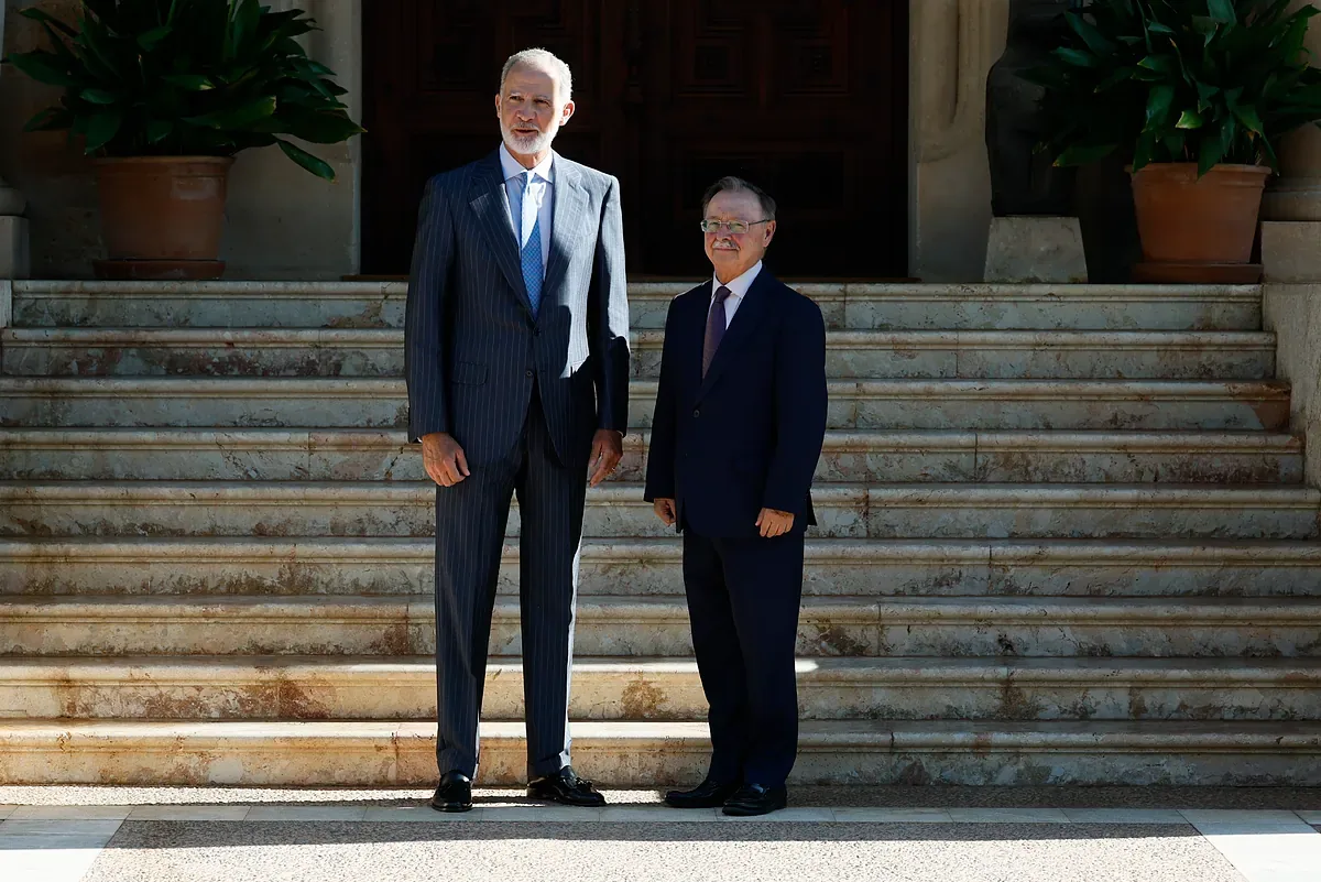 Felipe VI conveys to Vivas his "personal commitment to visit Ceuta" after their meeting in Marivent: "I have no doubt that the King will come"