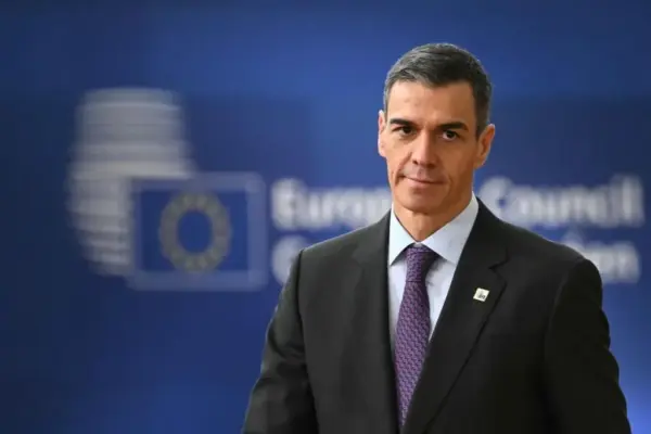 The European press reports with astonishment that "Sánchez goes on vacation" while "Spain sinks into chaos"