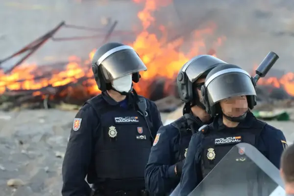 The "on the edge" days of police officers, civil guards, and military in Ceuta: "We are abandoned in chaos"