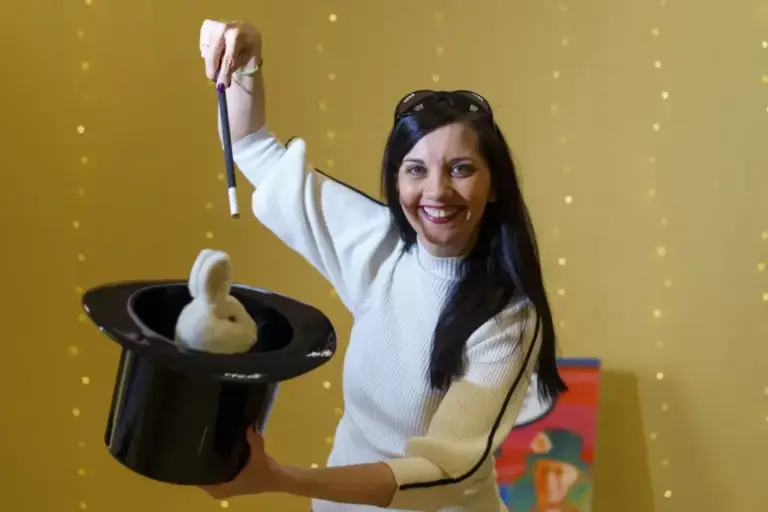 The magician and trainer Ana Tamariz, in her Great School of Magic.