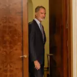 Unbearable pressure on the King