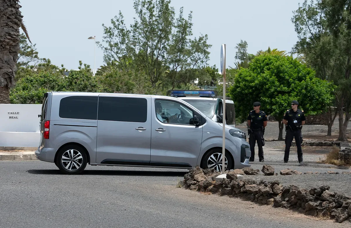 Sánchez begins the summer vacation with his family at the official residence of La Mareta in Costa Teguise (Lanzarote)