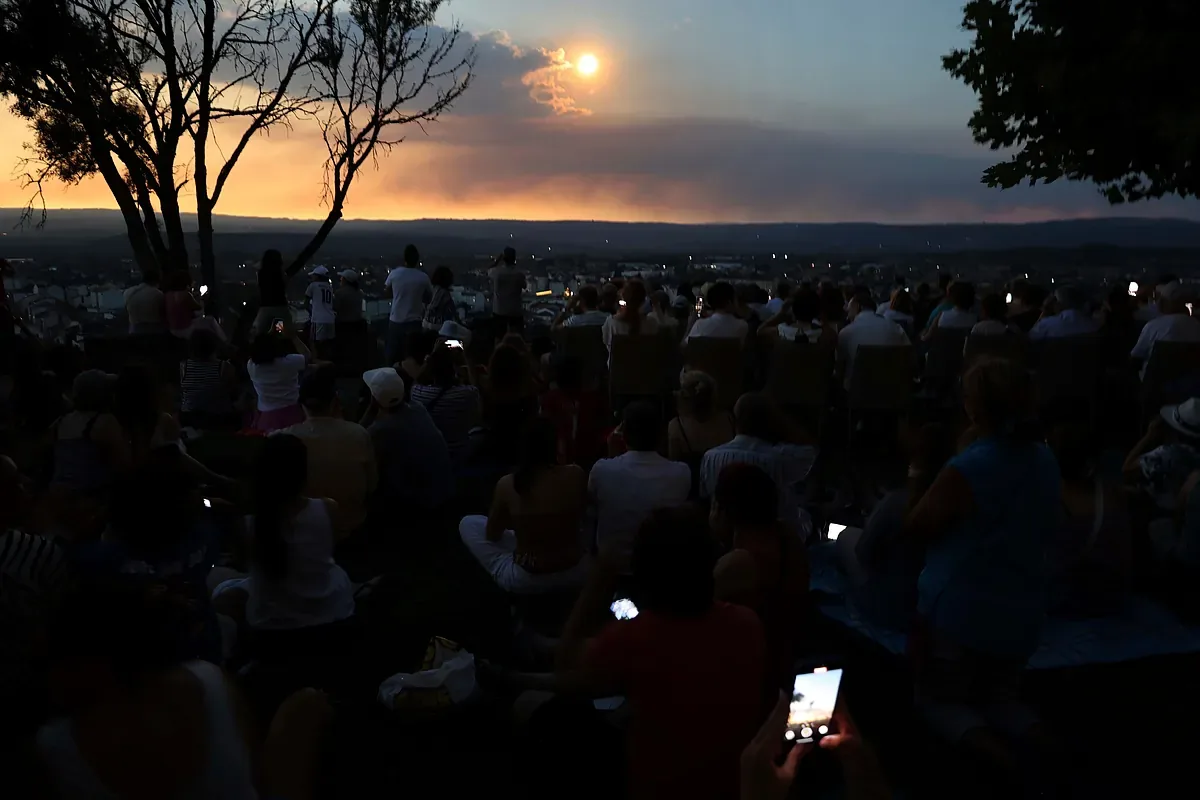 The eclipse in Monforte de Lemos: 41 seconds of total darkness, a party with drinks, and a visitor from Houston