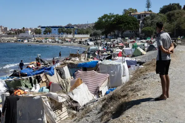PSOE instructs its officials not to participate in protests over the management in Ceuta and accuses the PP of "manipulating this humanitarian crisis"